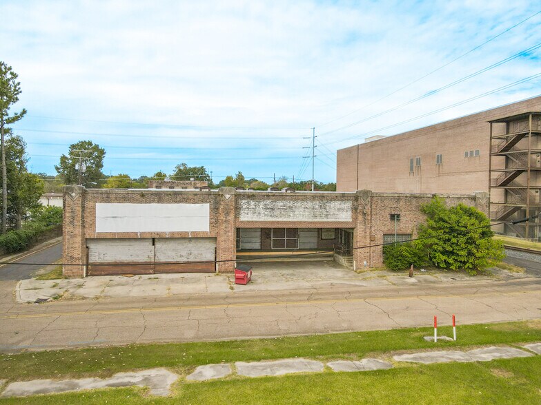 More Photos Of 1400 Main St, Baton Rouge Distribution For Sale