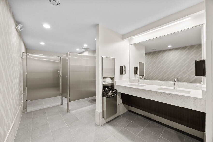 More Photos Of 1700 Coit Rd, Plano Medical For Lease