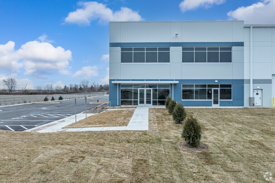 More Photos Of 25815 W 143rd St, Plainfield Refrigeration Cold Storage For Lease