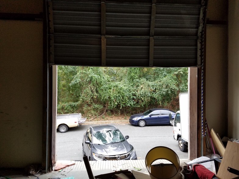 More Photos Of 8741 Ashwood Dr, Capitol Heights Warehouse For Lease