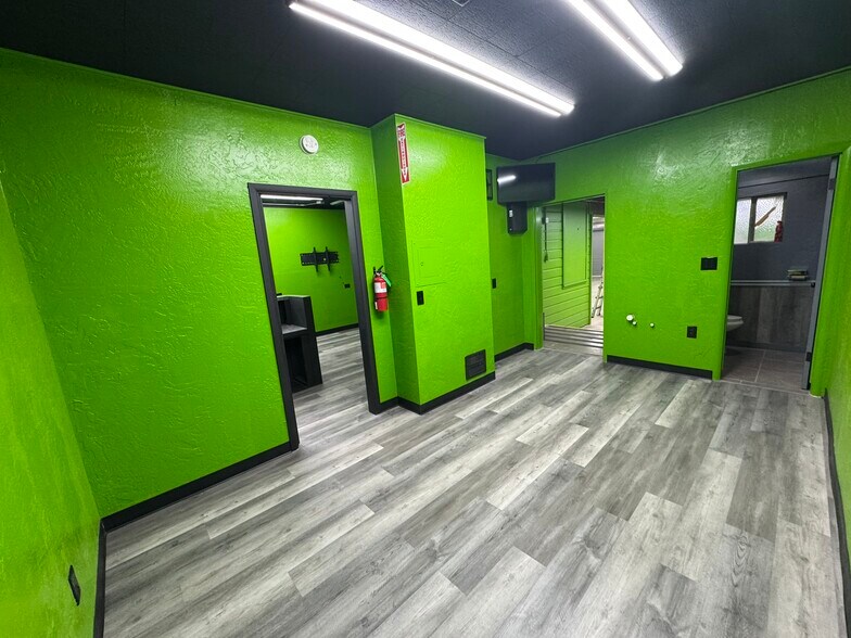 More Photos Of 850 Beatty St, Medford Office For Lease