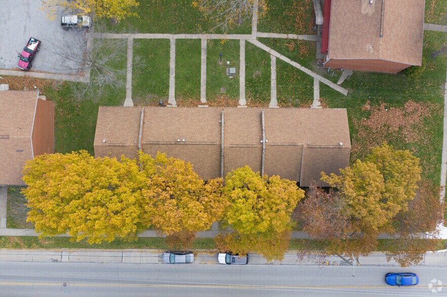 More Photos Of 1908 Camp St, Sandusky Apartments For Sale