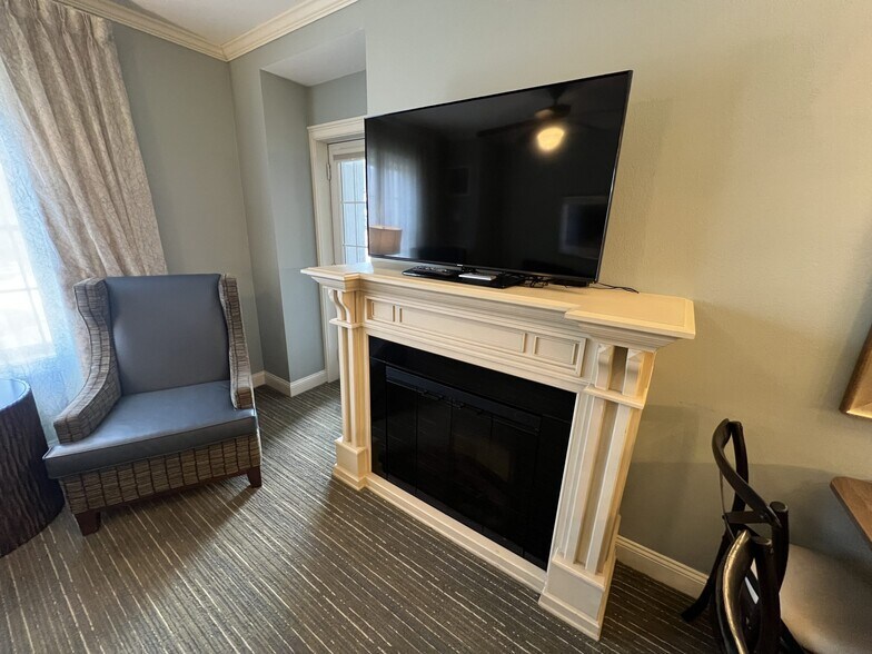 More Photos Of 22 Mountain dr, Lincoln Multifamily For Sale