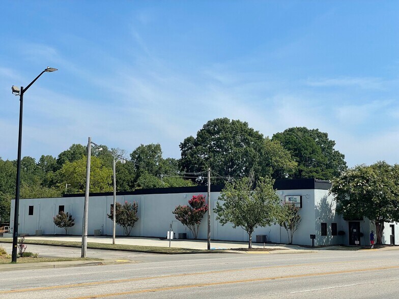 More Photos Of 528 S Cherry Rd, Rock Hill Warehouse For Lease