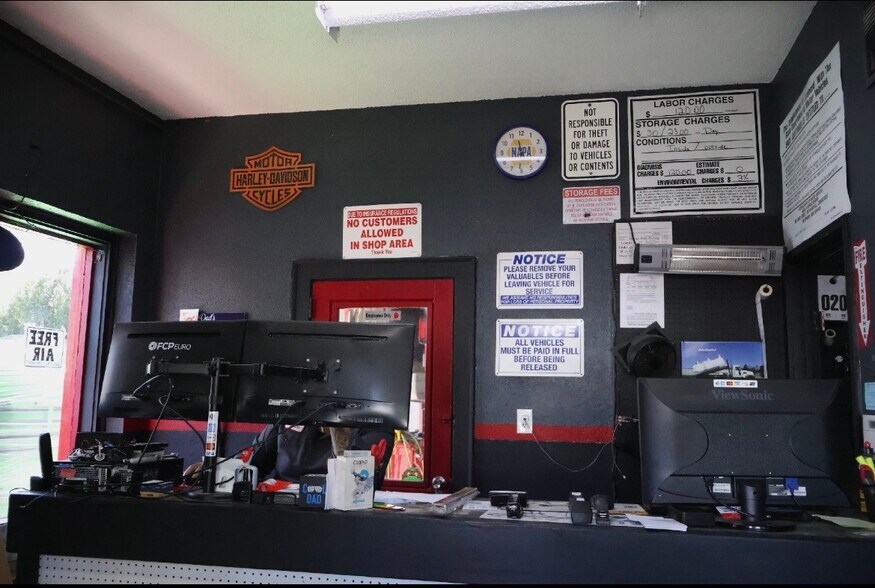 More Photos Of 1534 New Haven Ave, Milford Auto Repair For Sale