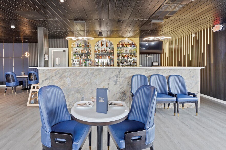 More Photos Of 1006 SW Coast Hwy, Newport Restaurant For Sale