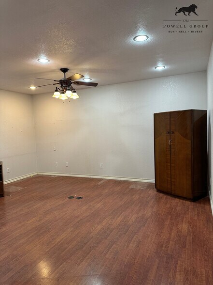 More Photos Of 5929 50th St, Lubbock Service For Lease