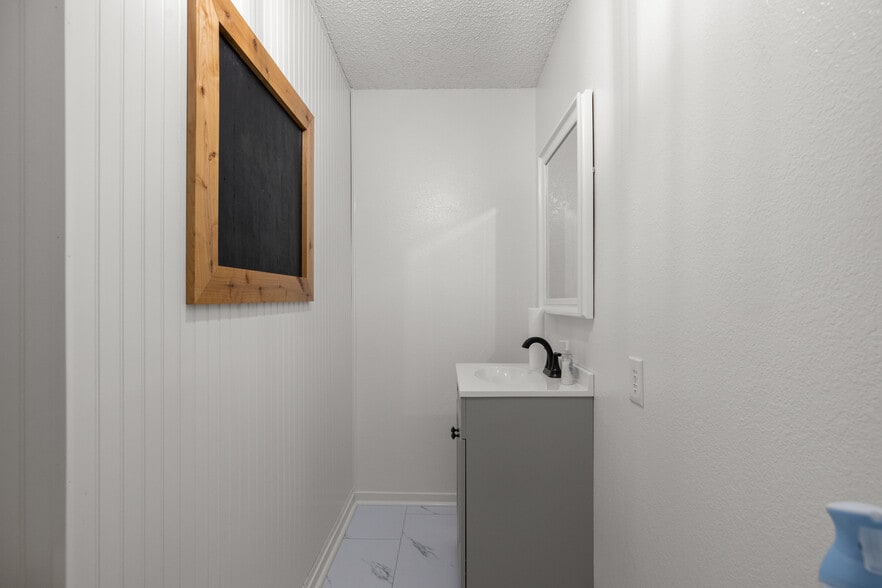 More Photos Of 17 2nd St E, Kalispell Storefront Retail Office For Sale