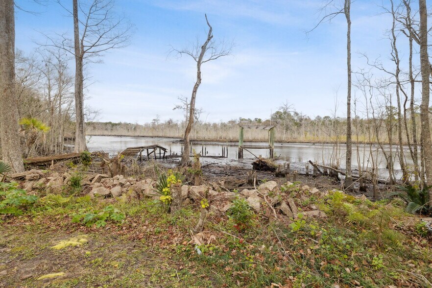 More Photos Of 8463 Beach Blvd, Jacksonville Freestanding For Lease