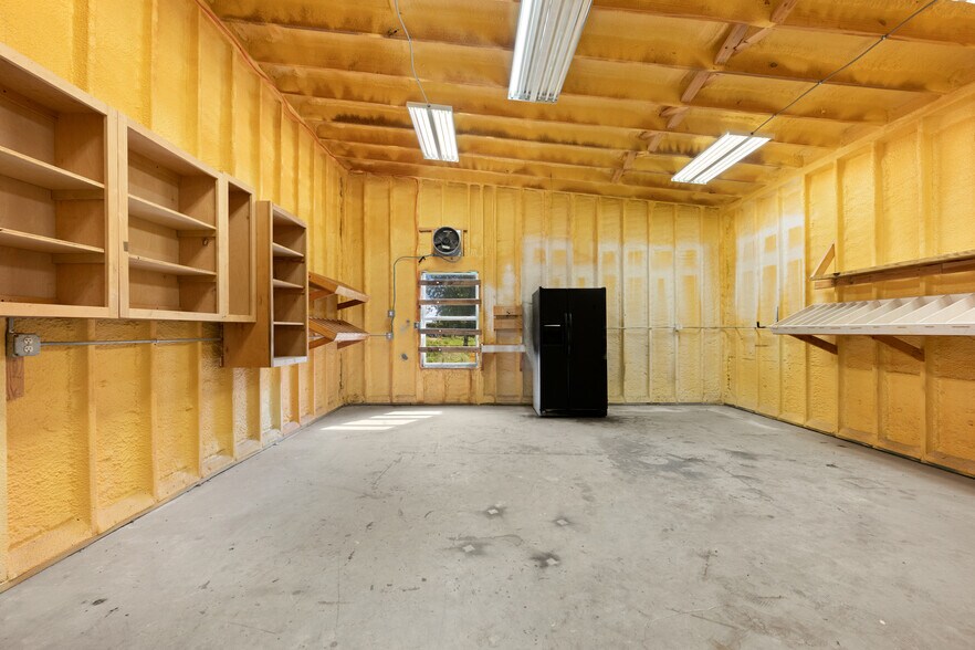 More Photos Of 301-329 Dews Rd, Leander Industrial For Sale