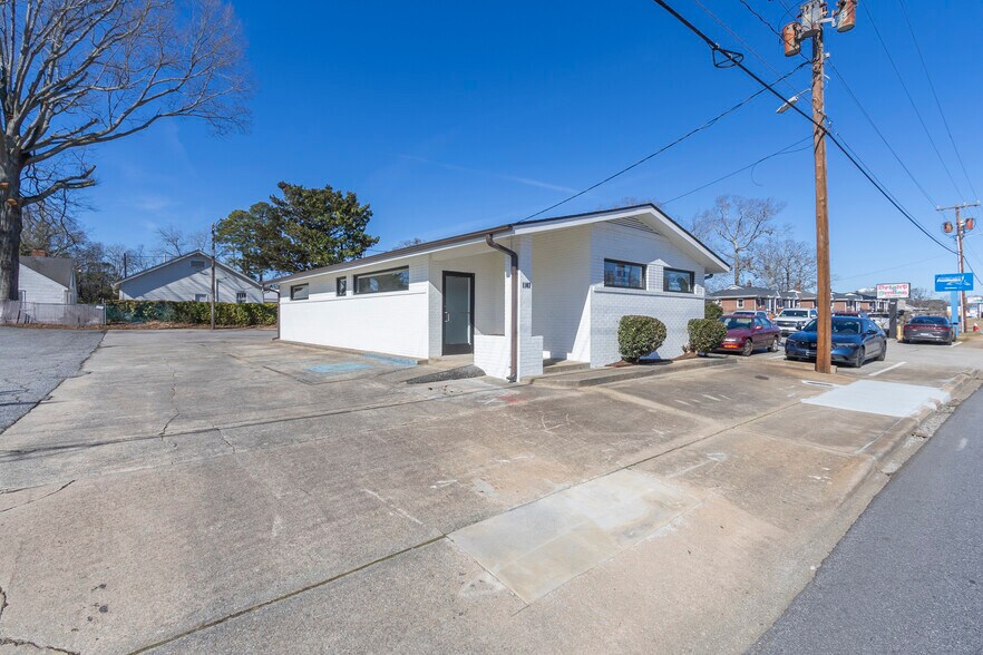 More Photos Of 1107 N Fant St, Anderson Office For Sale