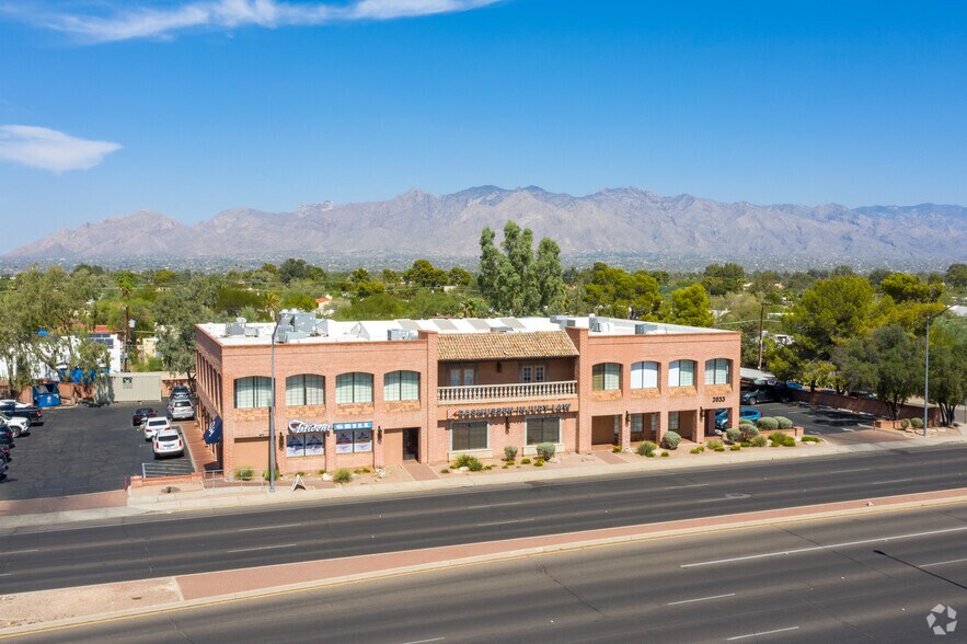 More Photos Of 2033 E Speedway Blvd, Tucson Office For Lease