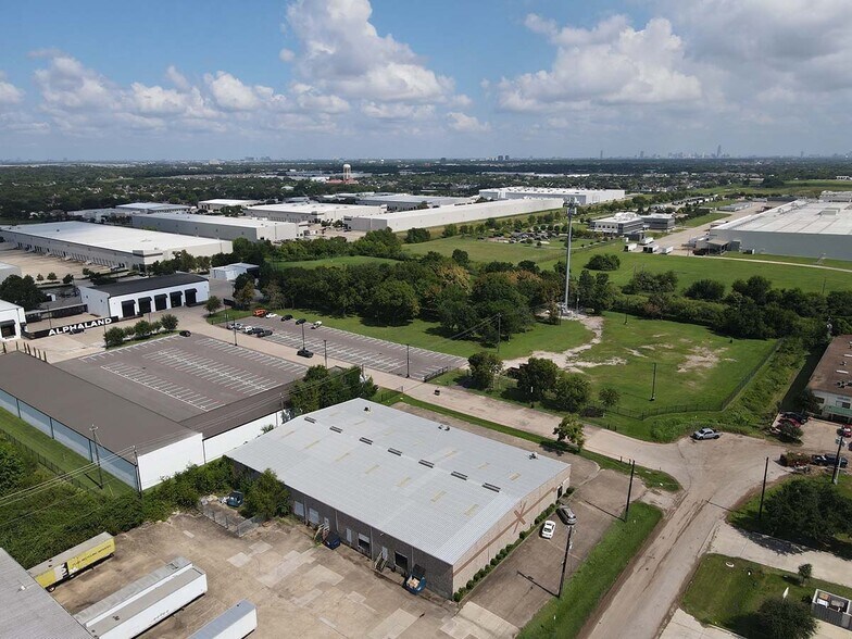 More Photos Of 1560 Industrial Dr, Missouri City Warehouse For Lease
