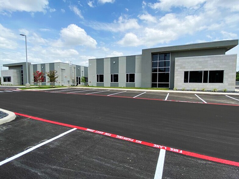 More Photos Of 4318 De Zavala Rd, San Antonio Medical For Sale