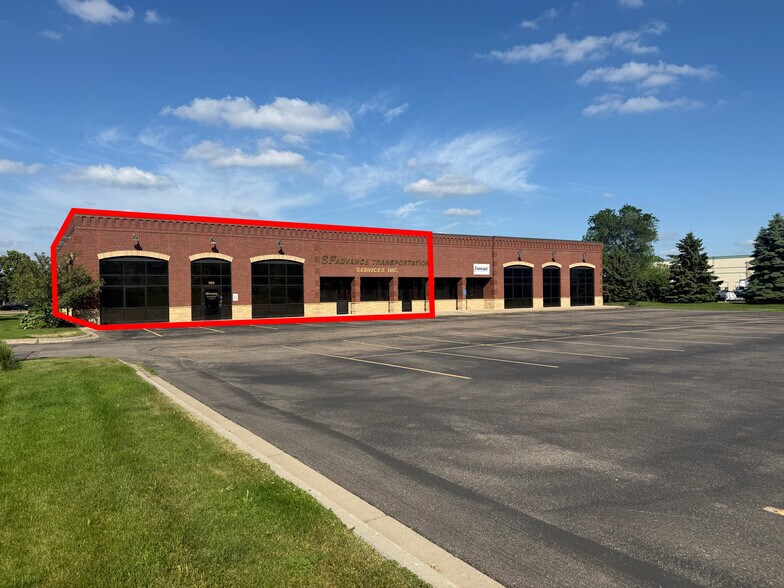 More Photos Of 100 Bridgepoint Way, South Saint Paul Showroom For Sale
