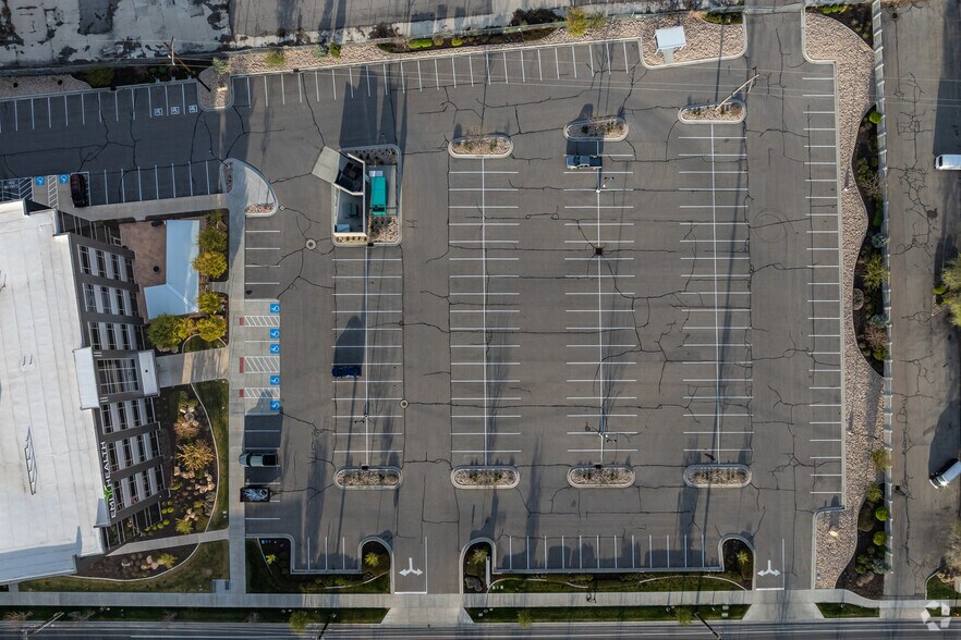 More Photos Of 5101 S Commerce Dr, Murray Office For Lease