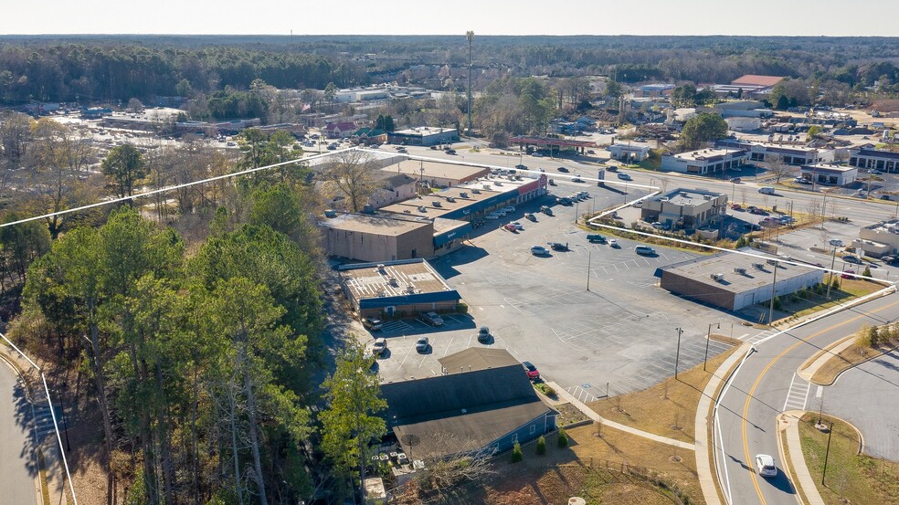 More Photos Of 365-409 Fayette Pl, Fayetteville General Retail For Lease