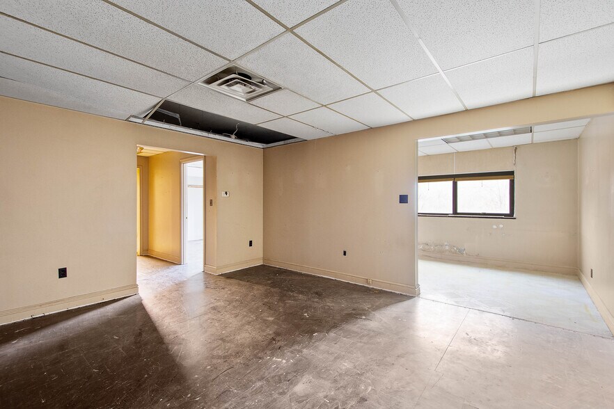 More Photos Of 838 Joffre Cherry Valley Rd, Burgettstown Self Storage For Sale