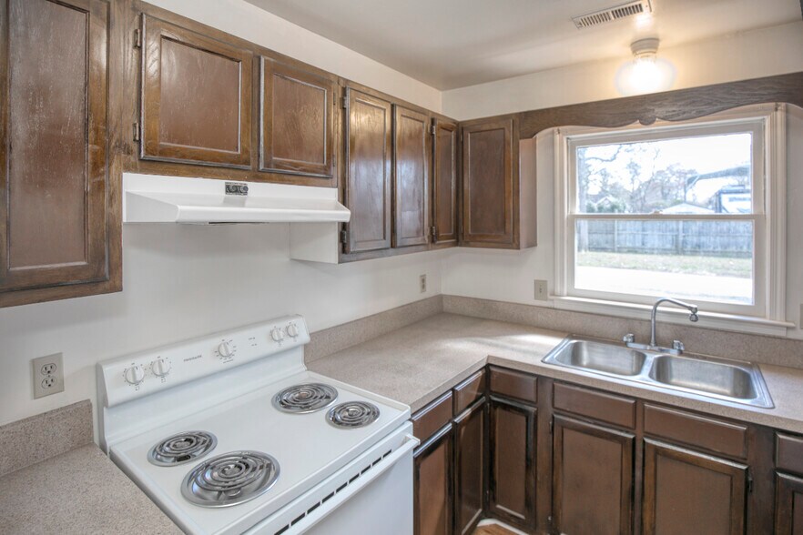 More Photos Of 7626 Bellehaven Dr, Gloucester Point Apartments For Sale