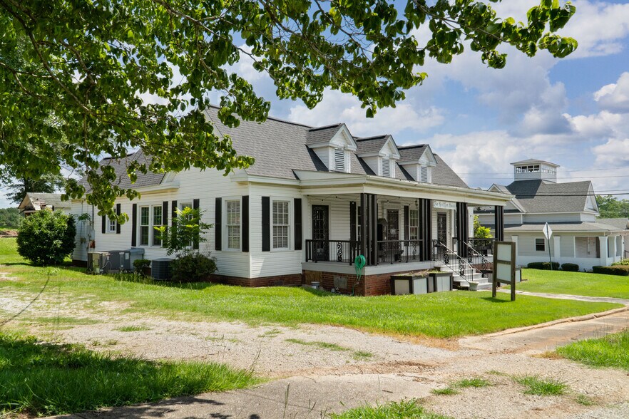 More Photos Of 104 W Broad St, Wedowee Medical For Sale