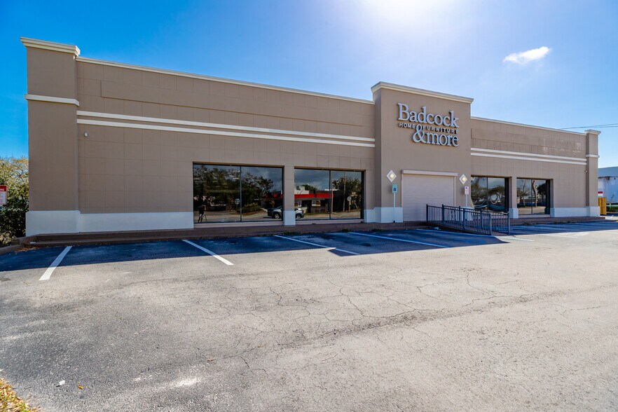 More Photos Of 1610 US Highway 1, Vero Beach Freestanding For Lease