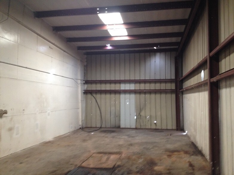 More Photos Of 2895 E US Highway 80, Abilene Warehouse For Lease