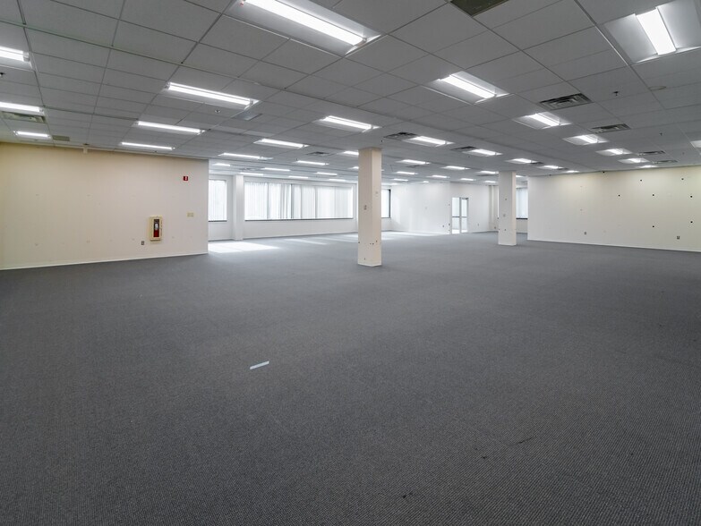 More Photos Of 45 Technology Dr, Warren Office For Sale