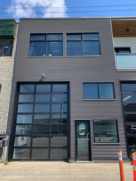 More Photos Of 238-250 E Esplanade, North Vancouver Service For Lease