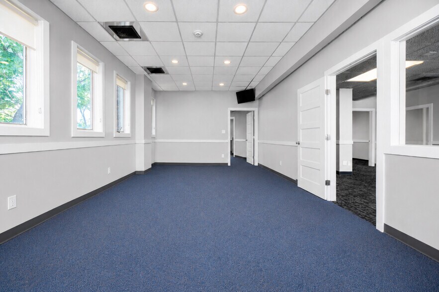 More Photos Of 1575 Hillside Ave, New Hyde Park Medical For Sale