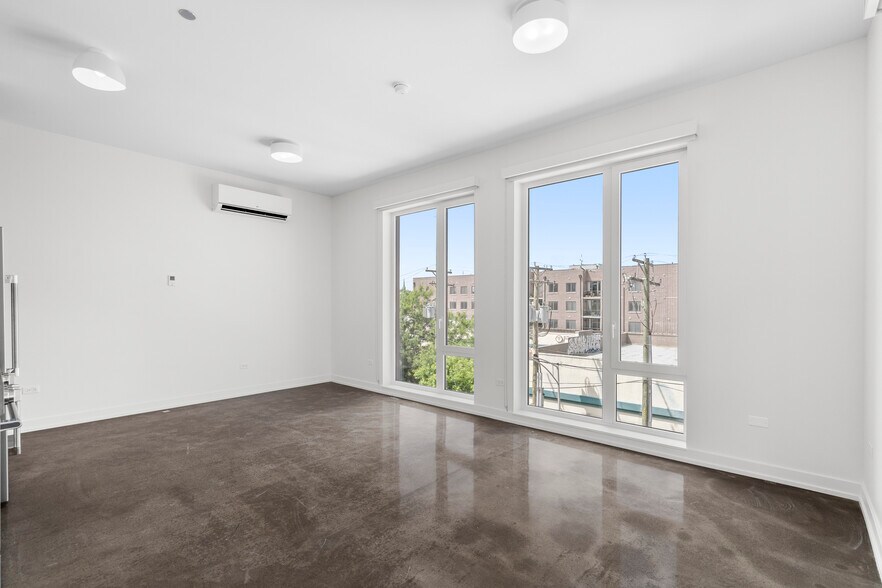 More Photos Of 1135 W Winona St, Chicago Apartments For Lease