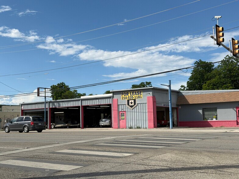Primary Photo Of 2602 Fredericksburg Rd, San Antonio Service For Lease