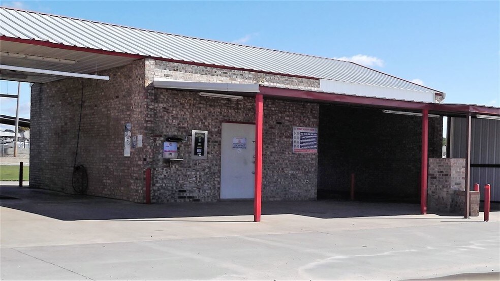 More Photos Of 101 Cedar Dr, Davis Carwash For Sale