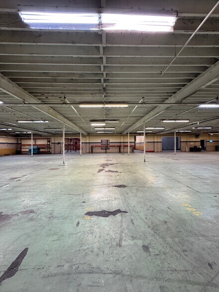 More Photos Of 195 Hudson St, Cornwall-on-Hudson Distribution For Lease