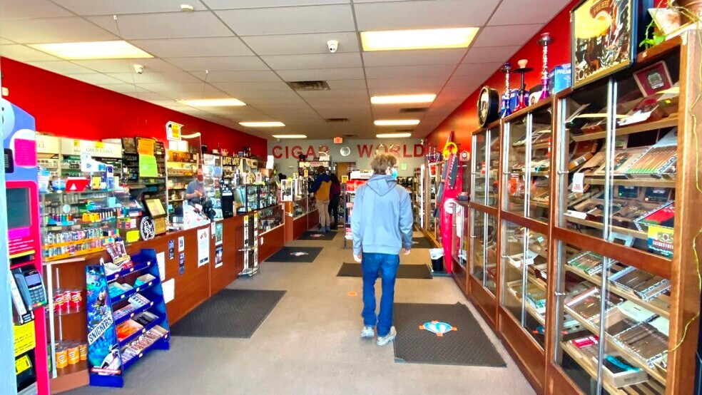 More Photos Of 2789 E State St, Salem Unknown For Lease