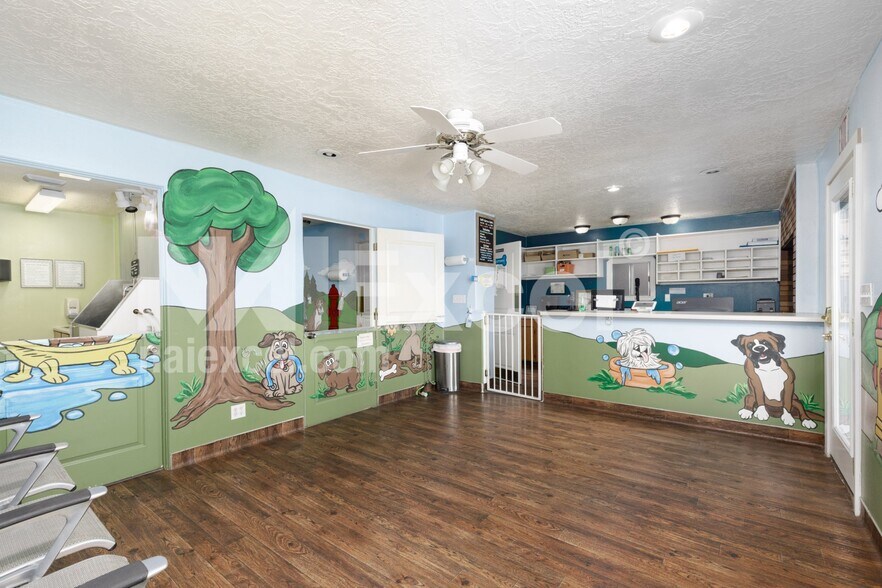 More Photos Of 1545 W State St, Hurricane Veterinarian Kennel For Sale