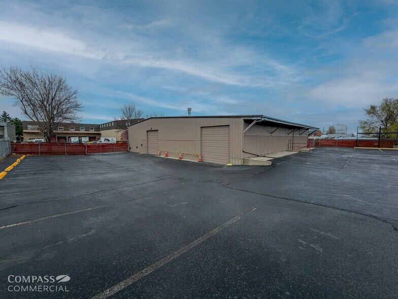 More Photos Of 850 NE 1st St, Bend Service For Lease