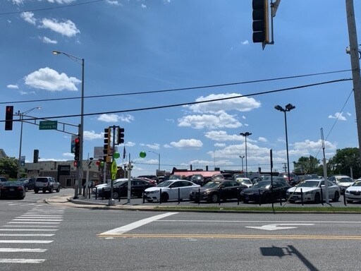 More Photos Of 18000 Torrence Ave, Lansing Convenience Store For Sale