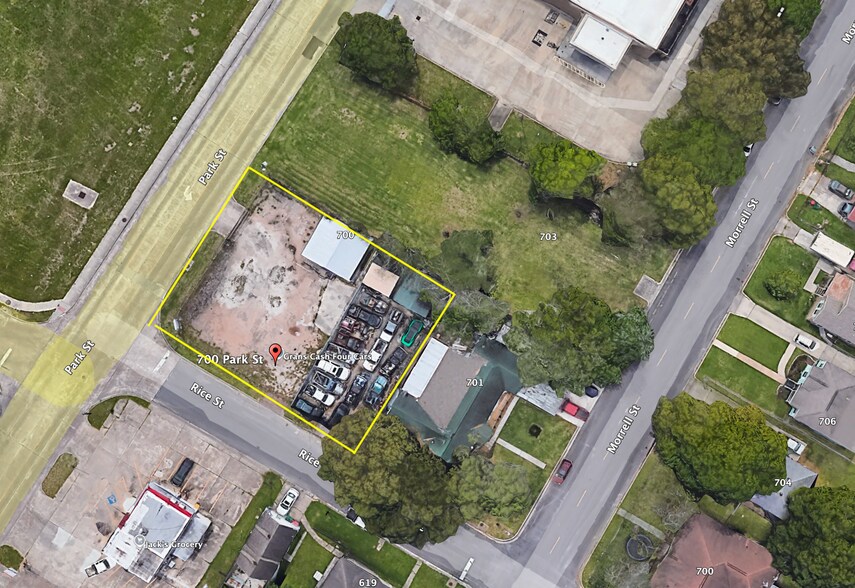 More Photos Of 700 Park St, Baytown Auto Dealership For Lease