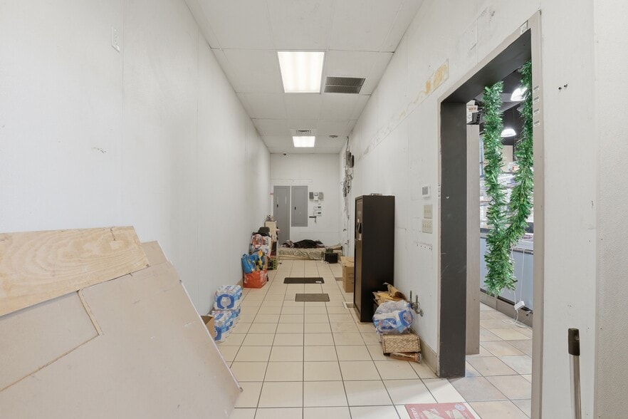 More Photos Of 613 Queen St, Southington Storefront For Sale