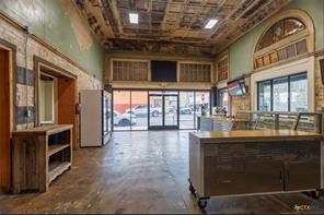 More Photos Of 123 W May St, Yoakum Restaurant For Sale