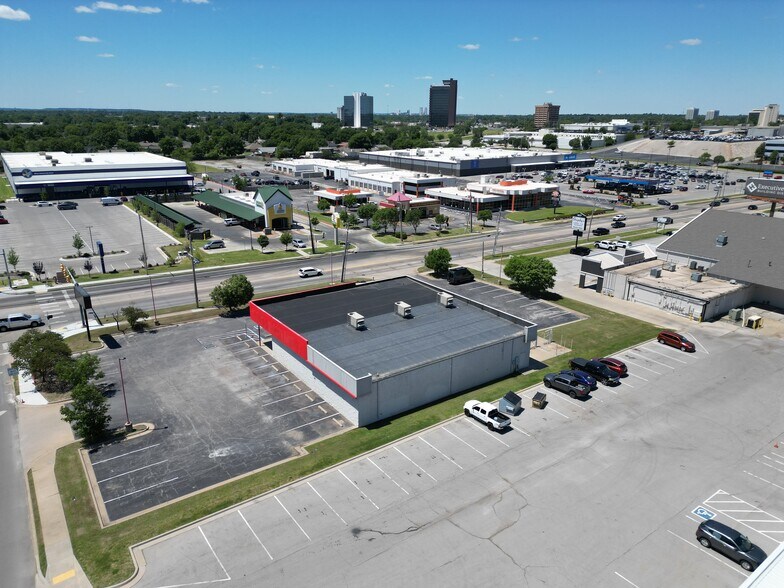 More Photos Of 4461 S Sheridan Rd, Tulsa Freestanding For Lease