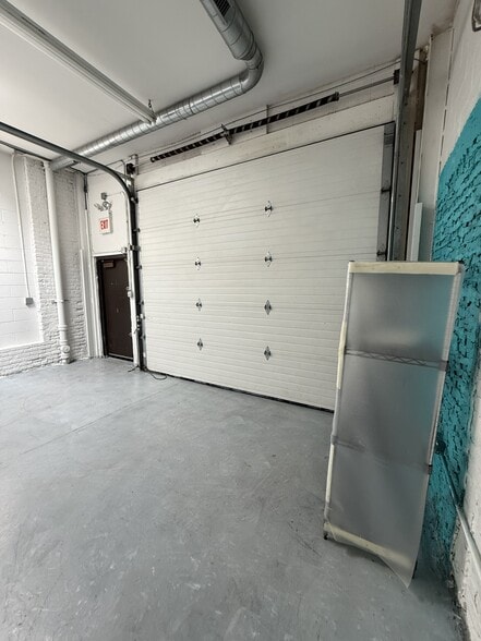 More Photos Of 3026-3030 W Carroll Ave, Chicago Warehouse For Lease