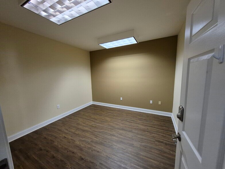 More Photos Of 113 Mountain Brook Dr, Canton Medical For Lease