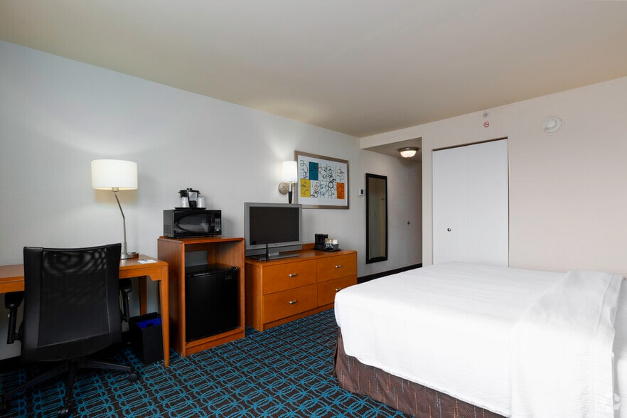 More Photos Of 4355 W New Haven Ave, Melbourne Hotel For Sale