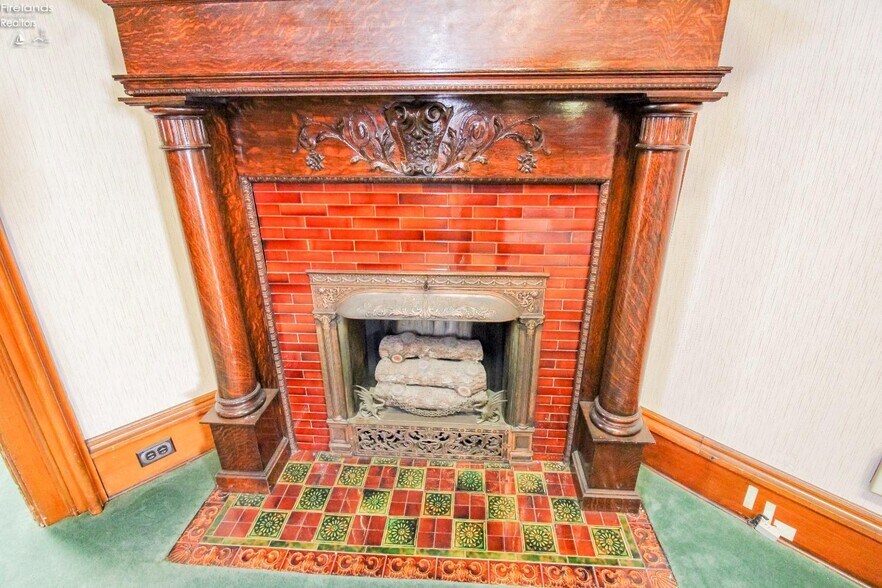 More Photos Of 516 W Washington St, Sandusky Office For Sale