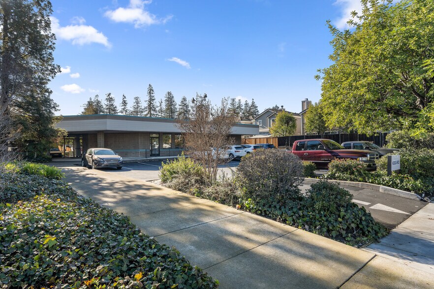 More Photos Of 3451 Vincent Rd, Pleasant Hill Research And Development For Lease