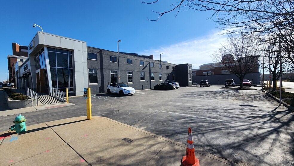 More Photos Of 425 W South St, Indianapolis Loft Creative Space For Sale
