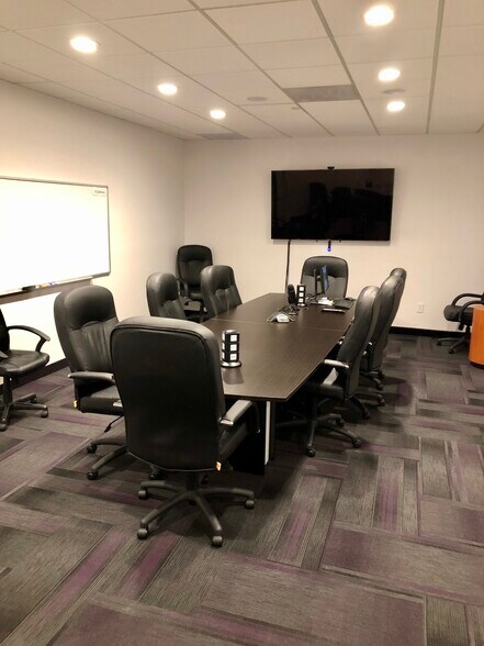 More Photos Of 10220 S 51st St, Phoenix Research And Development For Lease