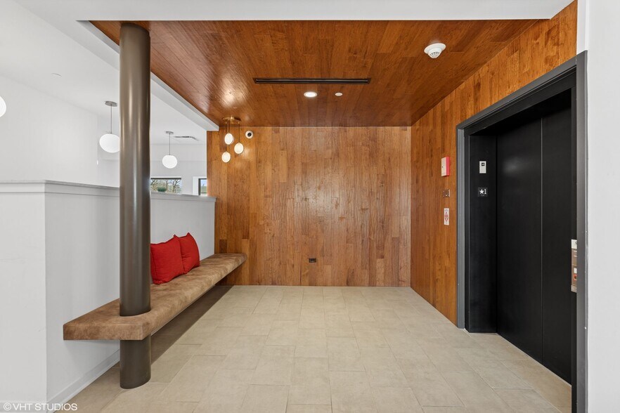 More Photos Of 4800 157th St, Oak Forest Apartments For Lease