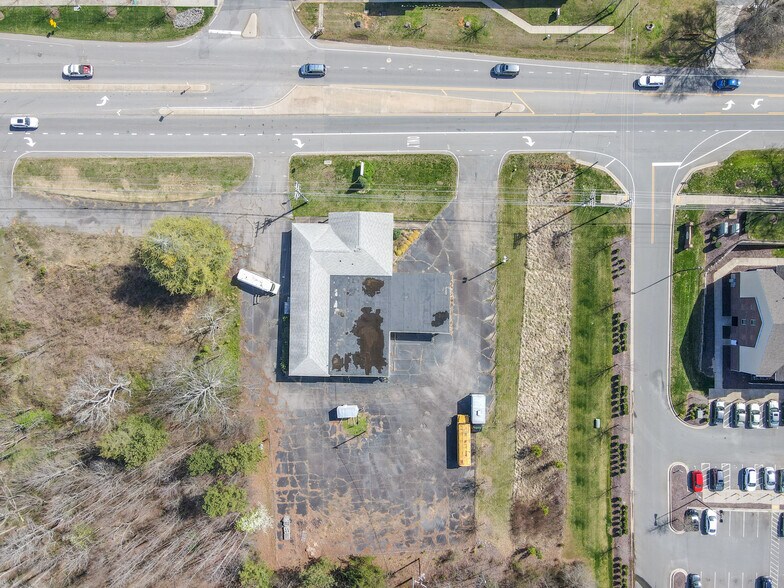 More Photos Of 16601 Old Statesville Rd, Huntersville Storefront Retail Office For Sale